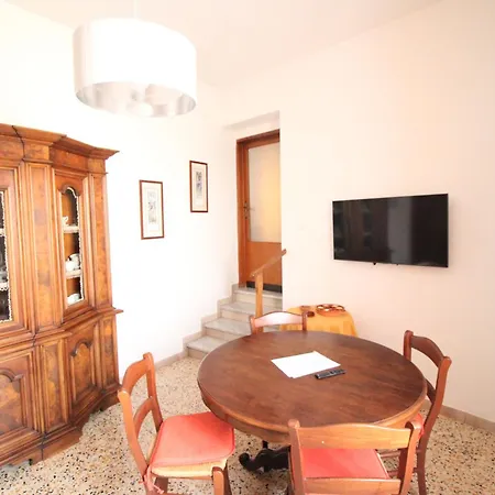 Noa's Balcony Apartment